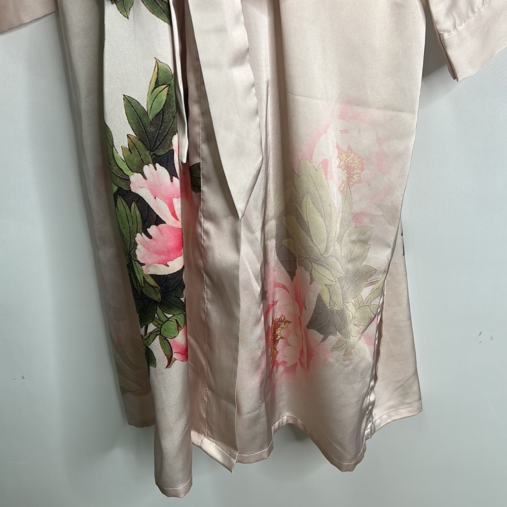 Kim + Ono Peony And Bird Floral Bird Silky Wide Sleeve Kimono Robe View 4